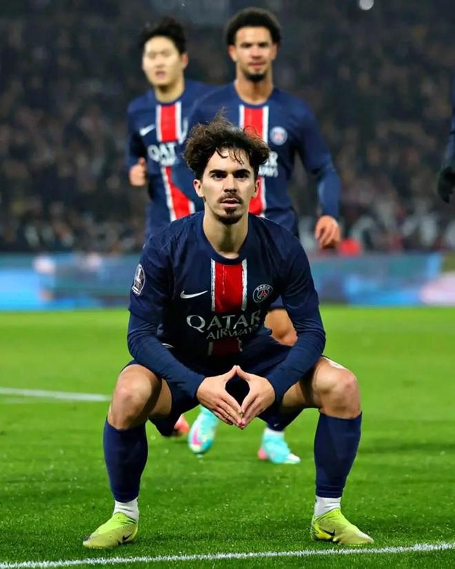 包含Doinb意外战胜巴黎圣日耳曼，比赛局势复杂引爆全场！的词条