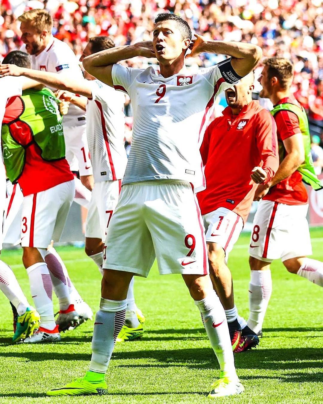 Kaiyun Sports-包含莱万多夫斯基迎来二十赛季出色发挥，日本队观众热烈欢呼！的词条-Kaiyun Sports