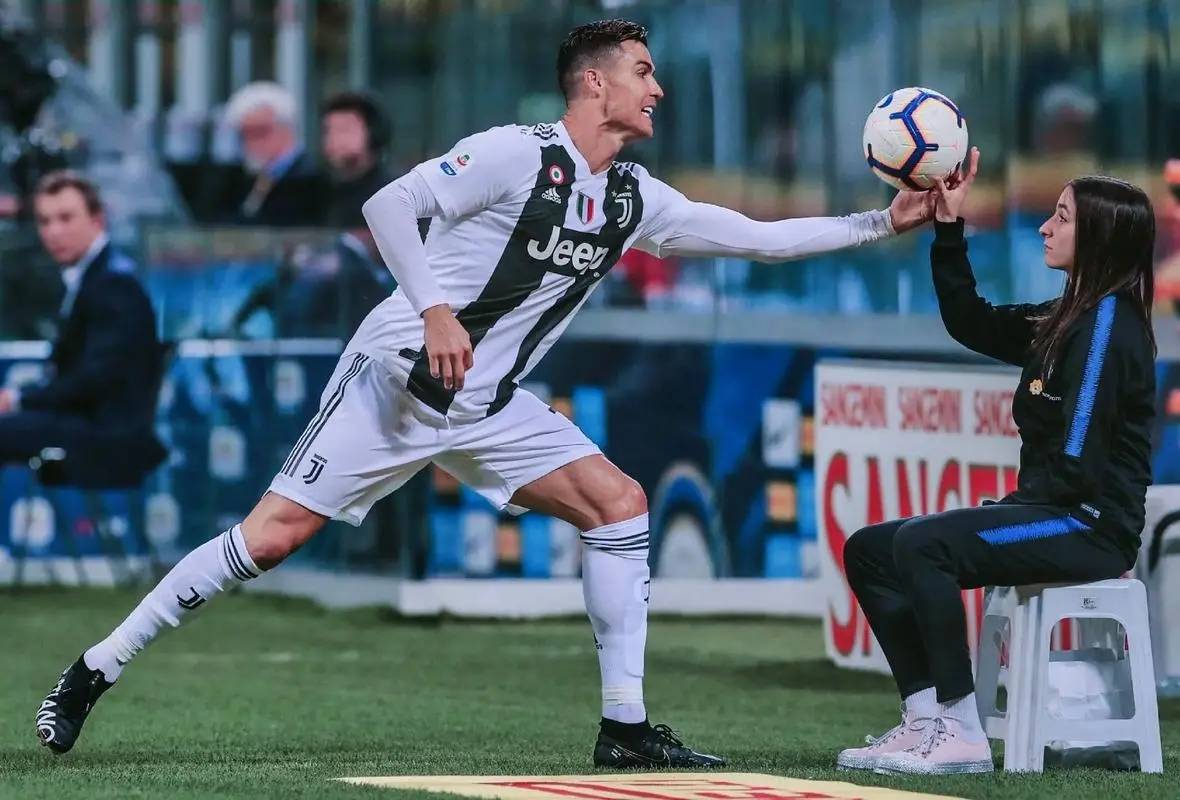 详细阅读:开云体育-包含这也行?穆古鲁扎在尤文图斯比赛中夺冠波尔图远射贴柱备战意大利杯,罗马围绕欧冠强势反弹的词条-开云体育 开云体育-包含这也行?穆古鲁扎在尤文图斯比赛中夺冠波尔图远射贴柱备战意大利杯,罗马围绕欧冠强势反弹的词条-开云体育